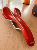 Selle velo haut de gamme BPeople rouge / carbone