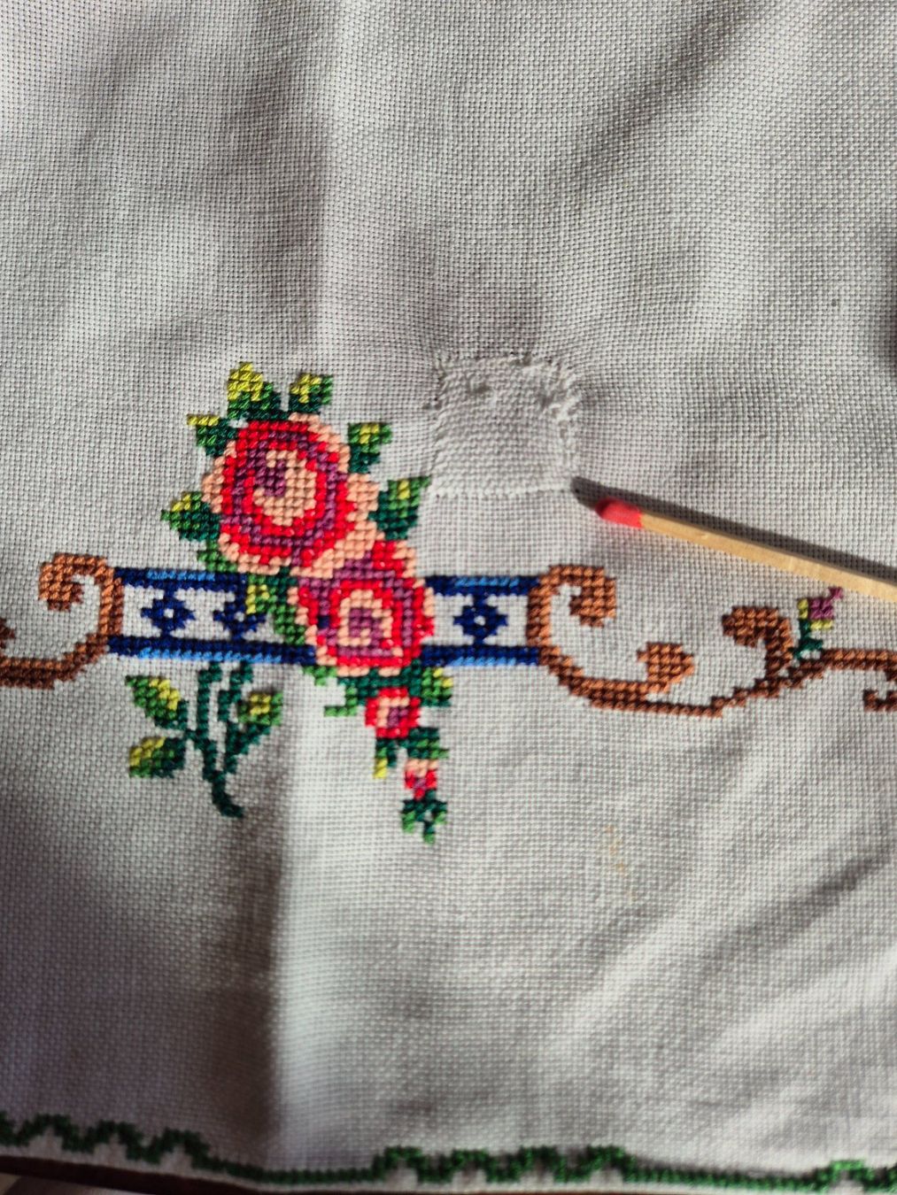 Altra biancheria da tavola: Handgestickte Tischdecke mit Rosenmuster, Vintage Stil – Usato da Bern venduto da aronari 8