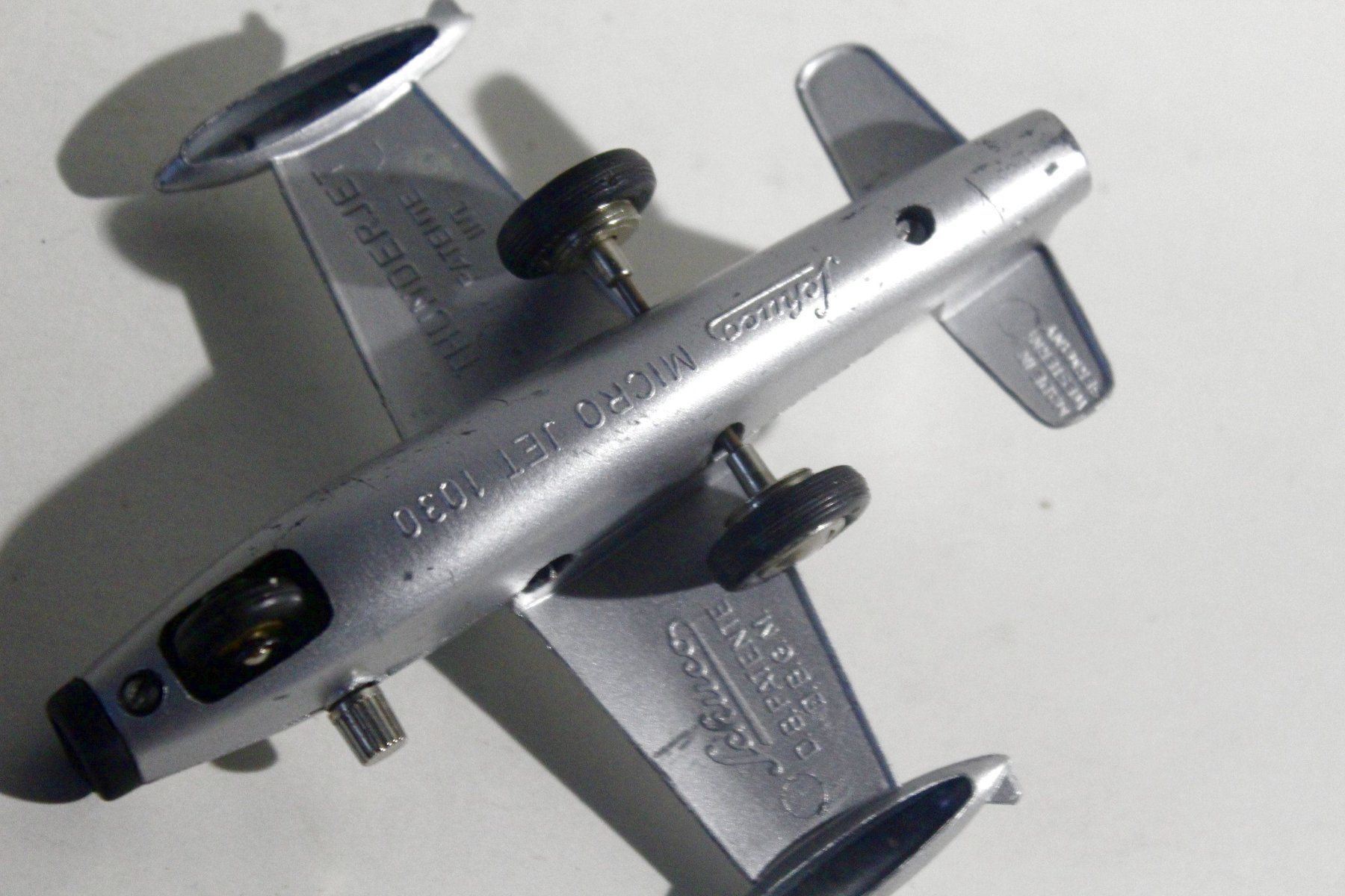 Schuco Kit di modellismo & Modellini statici: Vintage Flugzeug SCHUCO Micro Jet 1030 - Thunderjet – Usato da Bern venduto da kultiges 8