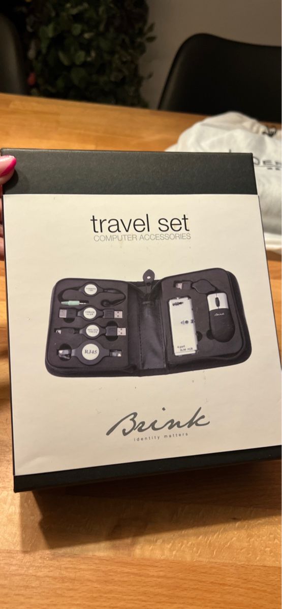 Covers & Taschen: NEU***TRAVEL SET - COMPUTER ASESS"***SUPER GESCHENK*** – Neu und originalverpackt aus Zürich von Ceca52