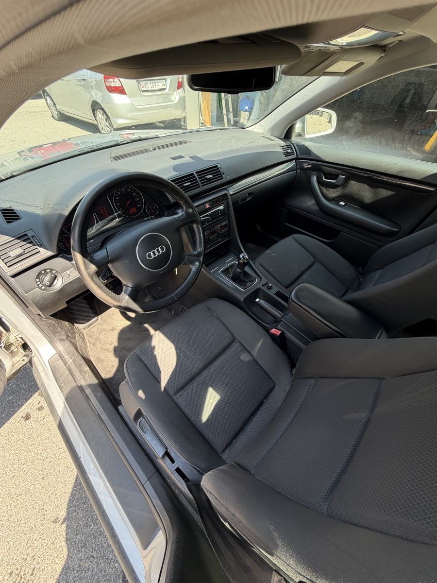 Audi Autos: Audi A4 2.0  – D'occasion à Denges par nrr_mkx8 7