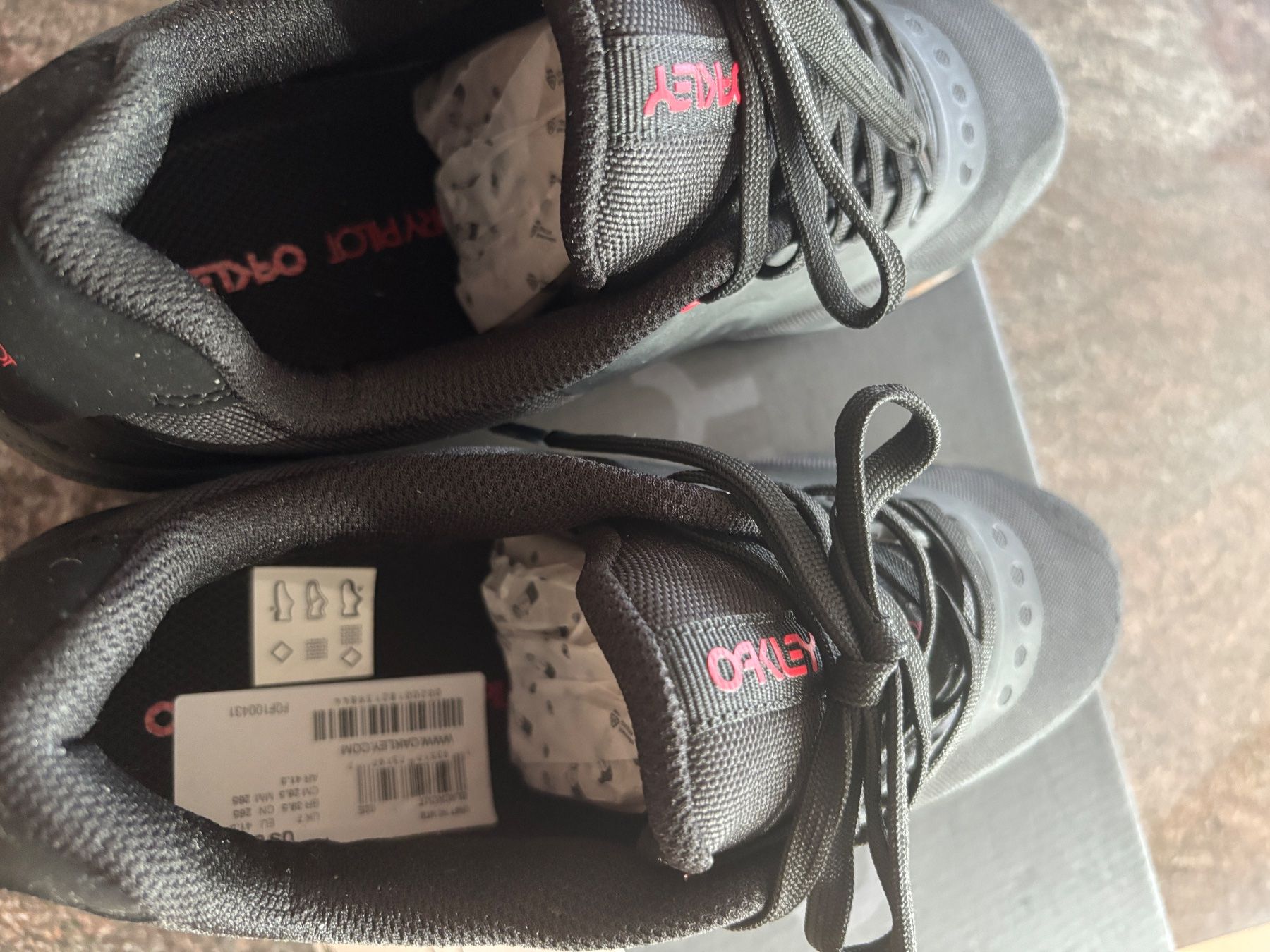 Oakley Scarpe da uomo: Oakley Schuhe Gr.41,5 – Nuovo e nell'imballaggio originale da Hasliberg-Hohfluh venduto da hasliberg79 1