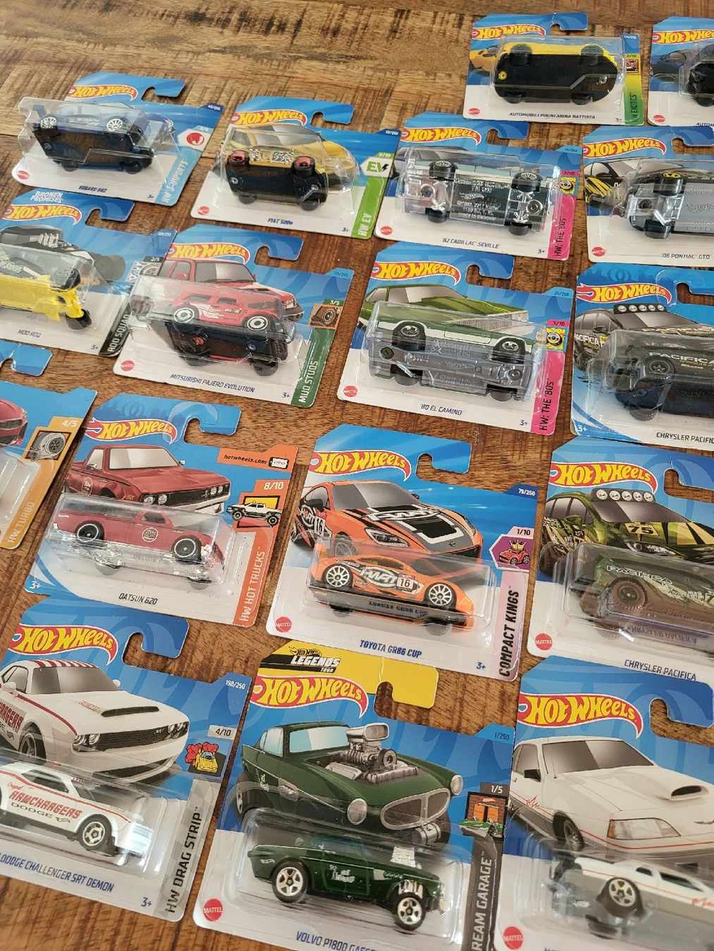 Hot Wheels Voitures modèles: Hot Wheels & Matchbox Sammlung  Neu Ovp – Neuf avec emballage d'origine à Jona par mjo_f5t2