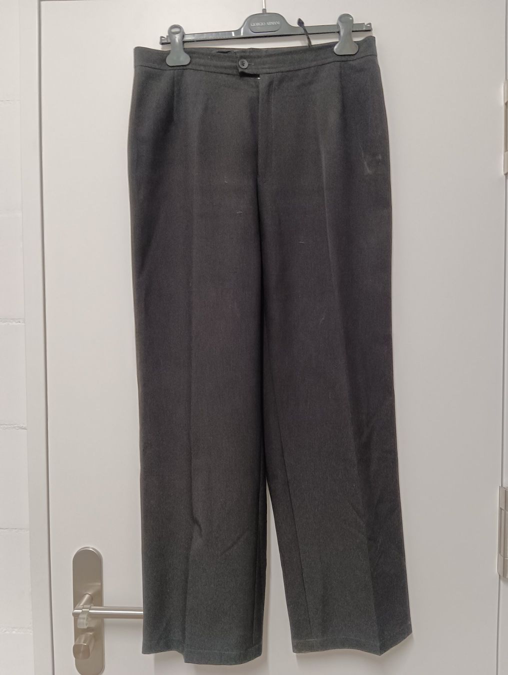 Pantaloni: Bundfaltenhose Damen Gr. 44 – Usato da Schöfflisdorf venduto da kin_2dp9