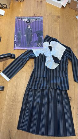 Striking Striped Suit Set - Modern & Stylish Outfit!