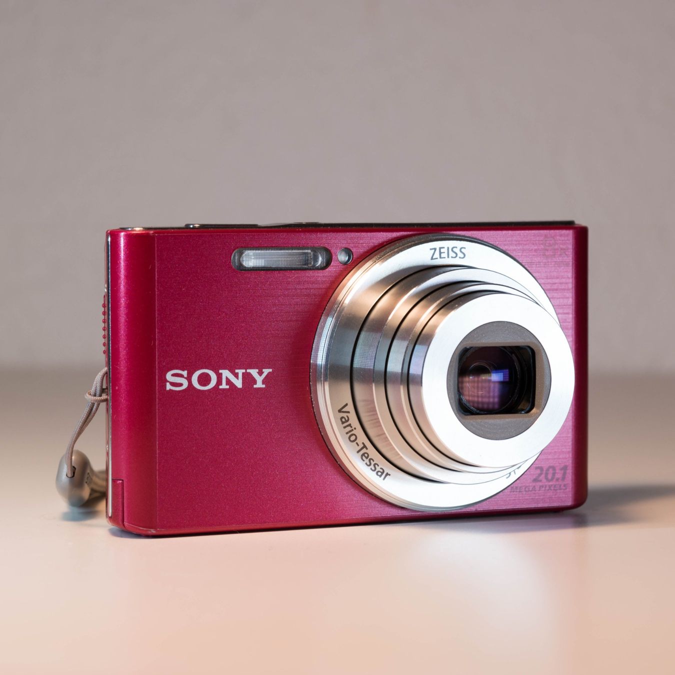 Sony Fotocamera: Sony DSC-W830 Digitalkamera - Topzustand – Usato da Thörishaus venduto da vintagger 7