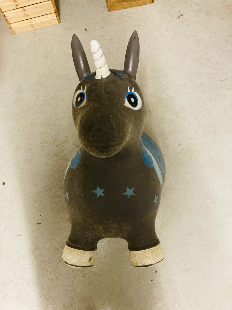 Spielzeuge: Hüpftier Einhorn – Gebraucht aus Malters von FALUSA 1