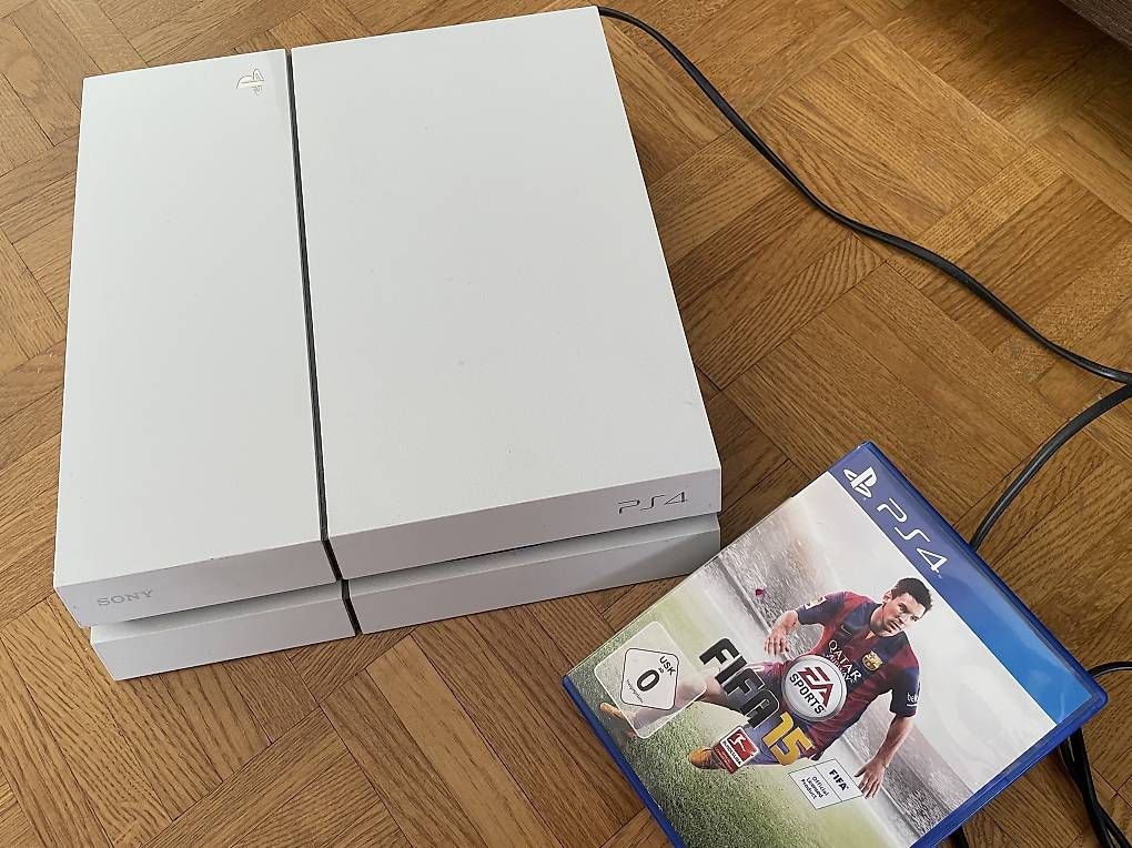 Konsolen: PS4 – Gebraucht aus Oftringen von est_mcq8