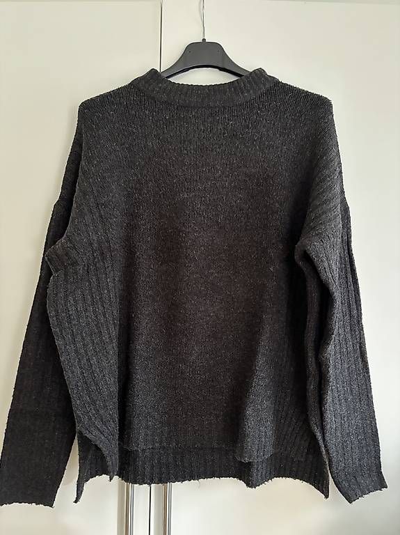 Pullover & Sweatshirts: Pullover grau – Gebraucht aus Basel von rebecca_b