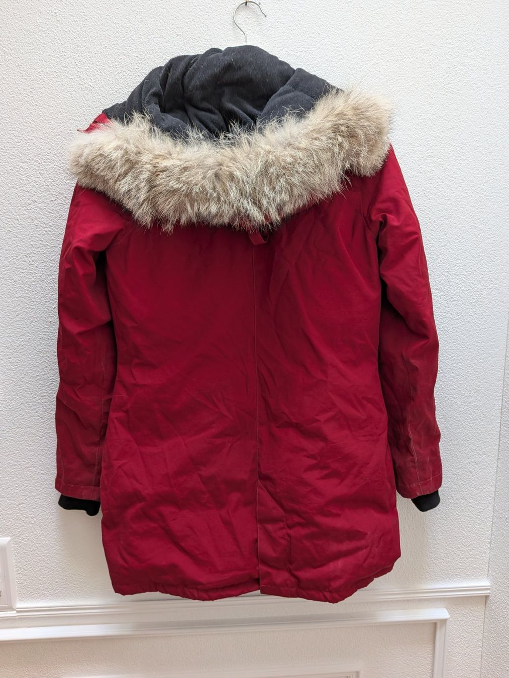 Canada Goose Giacche: Canada Goose M tailliert, rot – Usato da Bergdietikon venduto da Lindor12 5
