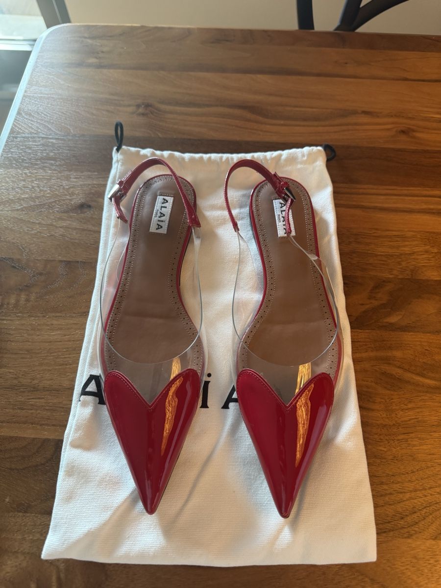 Alaia Scarpe da donna: ALAIA Red Heart Slingback Flats Size 39.5 – Usato da Bäch SZ venduto da MEG2018