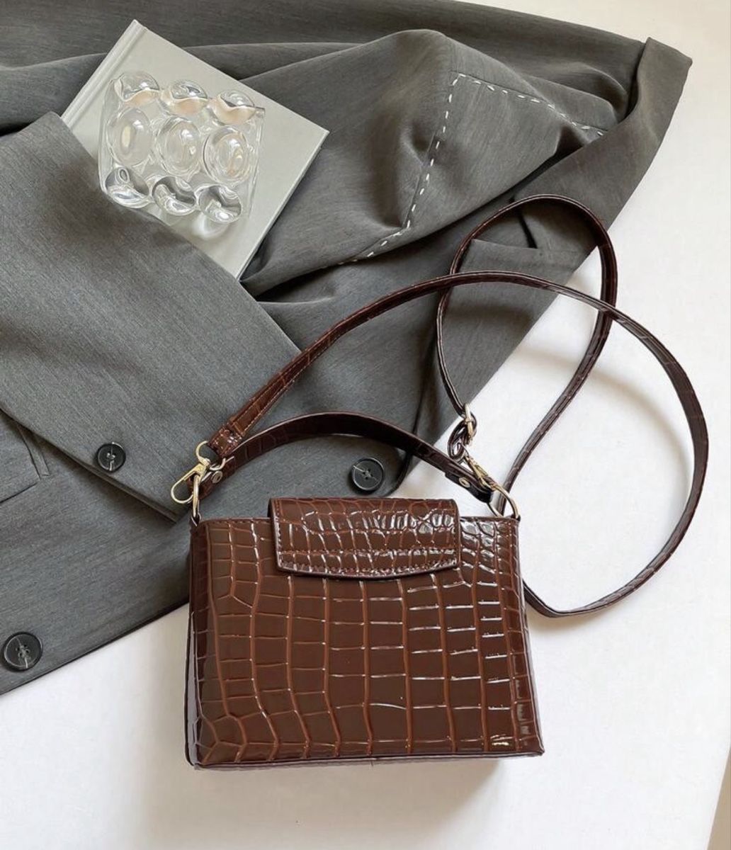 Taschen für Damen: Sac à main – Neu (gemäss Beschreibung) aus Châtel-St-Denis von Montclair_Swiss 1