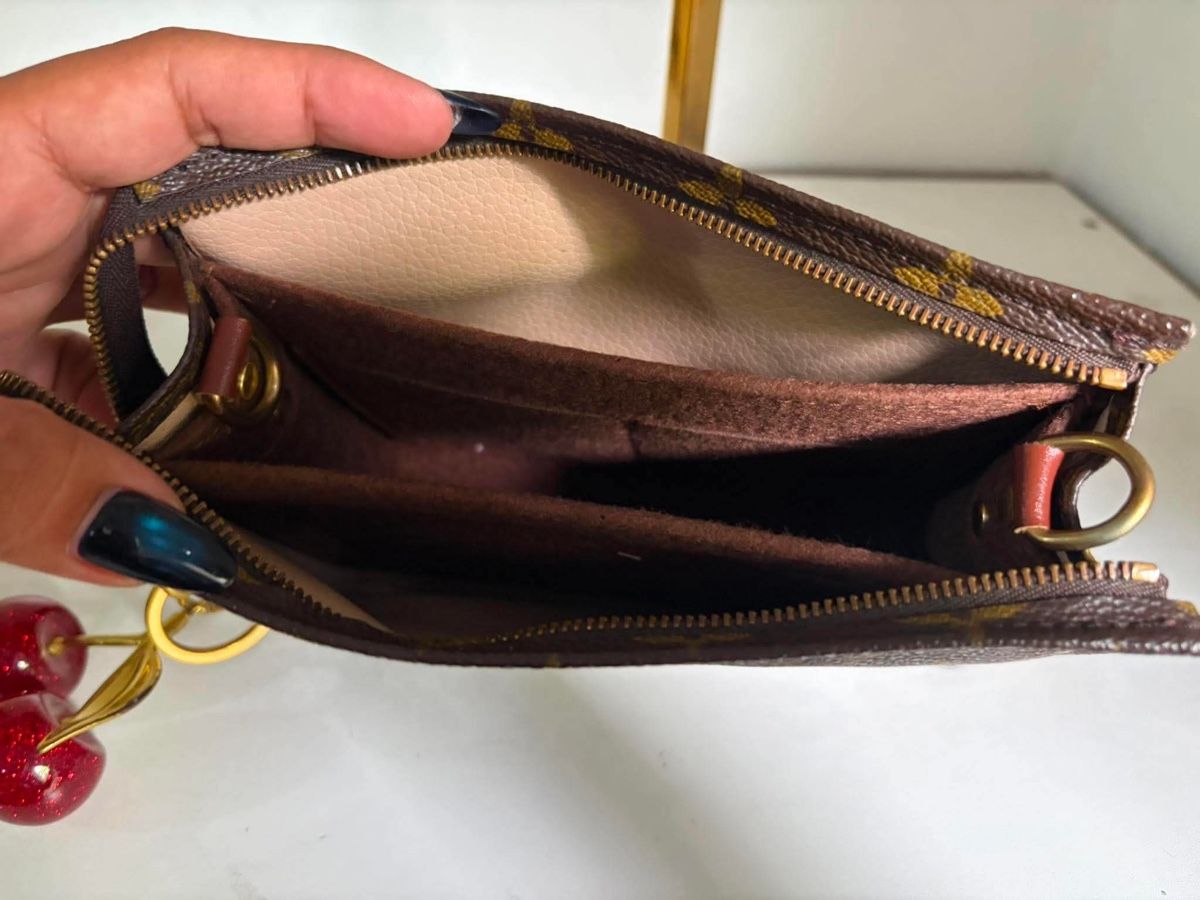 Louis Vuitton Taschen: Louis Vuitton Toiletry Pouch 19 cm – Gebraucht aus Widnau von Pukpan_99 5