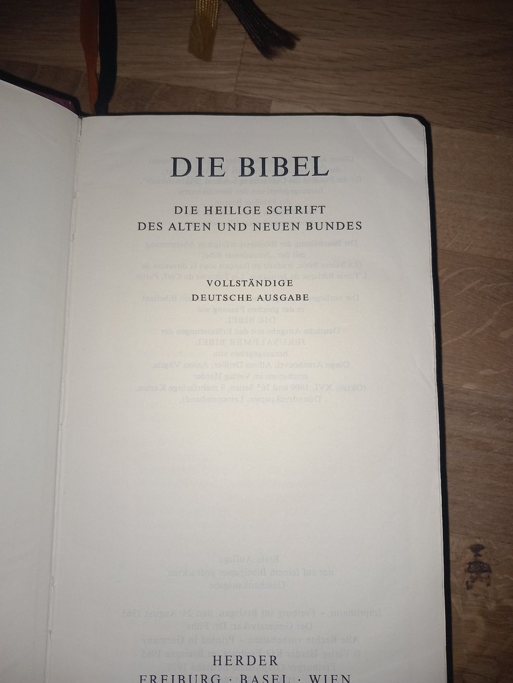 Libri: Die Bibel mit Goldrand – Usato da Maschwanden venduto da summernight7 2