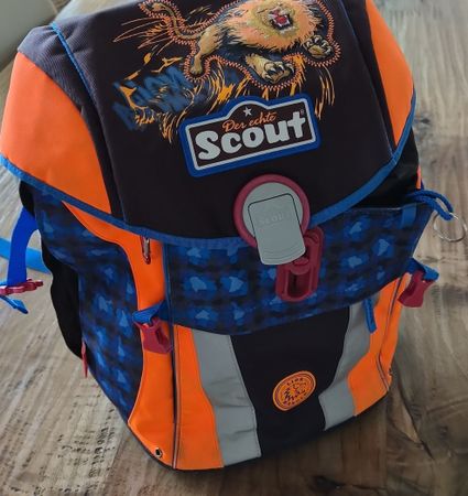 Scout Schulranzen Set Löwe für den Schulstart