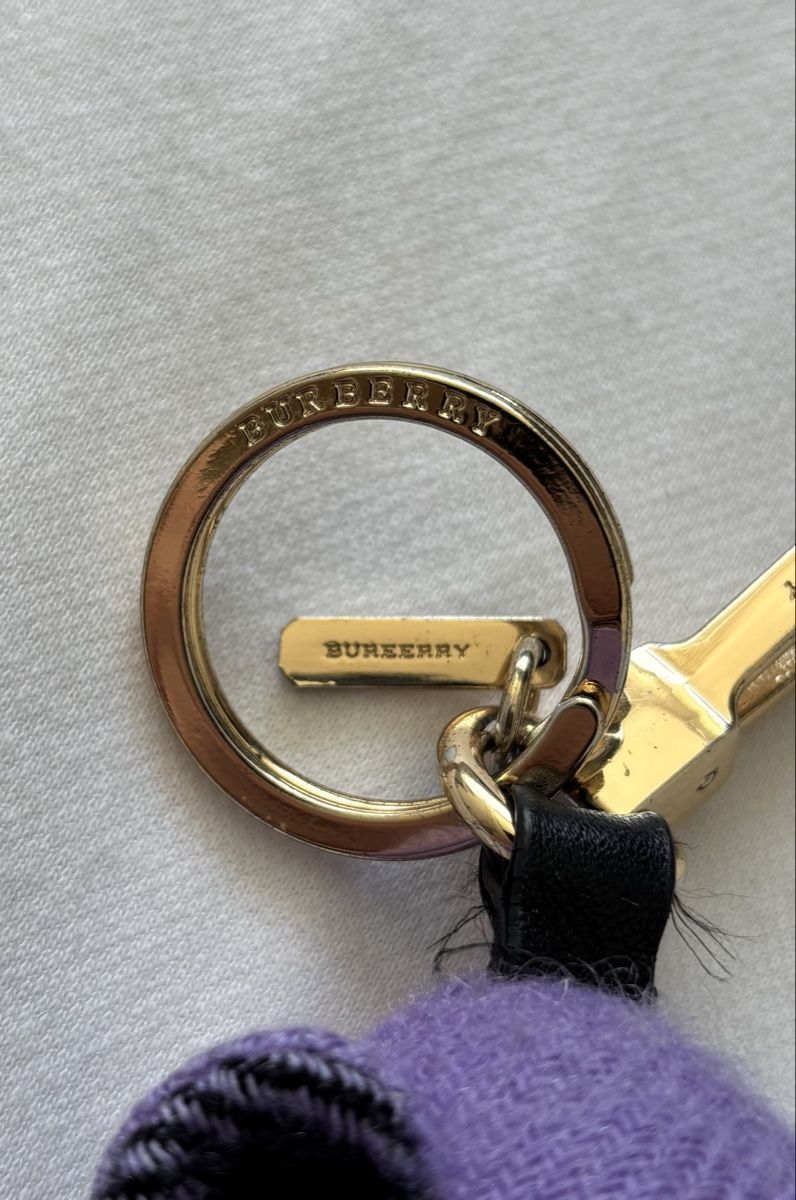 Burberry Portachiavi: Burberry Teddy Bear Bag Charm – Usato da Bulle venduto da sof_595k 3