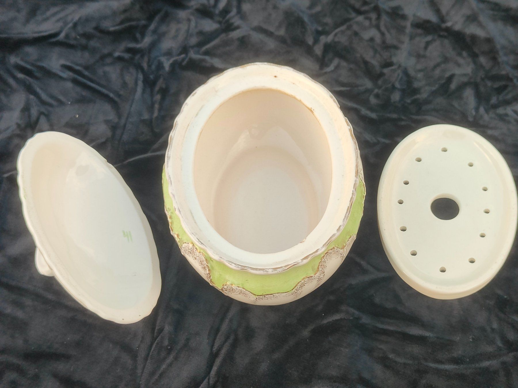 Villeroy & Boch Seifenschalen: Seifendose Keramik mit Deckel und Einsatz, von 1941 – Gebraucht aus Bauma von SwissMilitaria 1