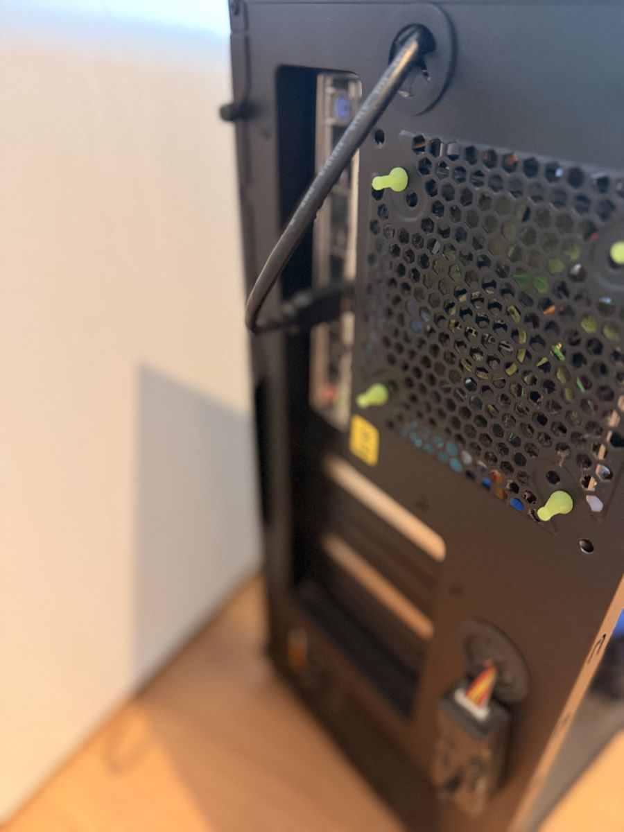 PC: Server oder NAS Silent Gehäuse mit Hardware für 13 HDD – Usato da Winterthur venduto da blaxkin 5
