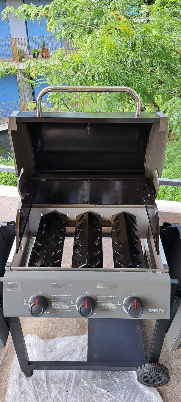Grills: Top Gasgrill mit 3 Brennern! SCHNÄPPCHEN! – Gebraucht aus Langenthal von TheCall 5