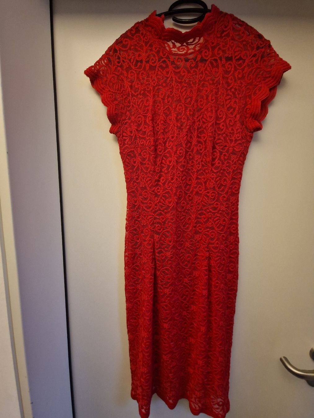 Vestiti: Rotes Spitzenkleid, Grösse 36 – Nuovo (secondo la descrizione) da Habsburg venduto da Habsburg87