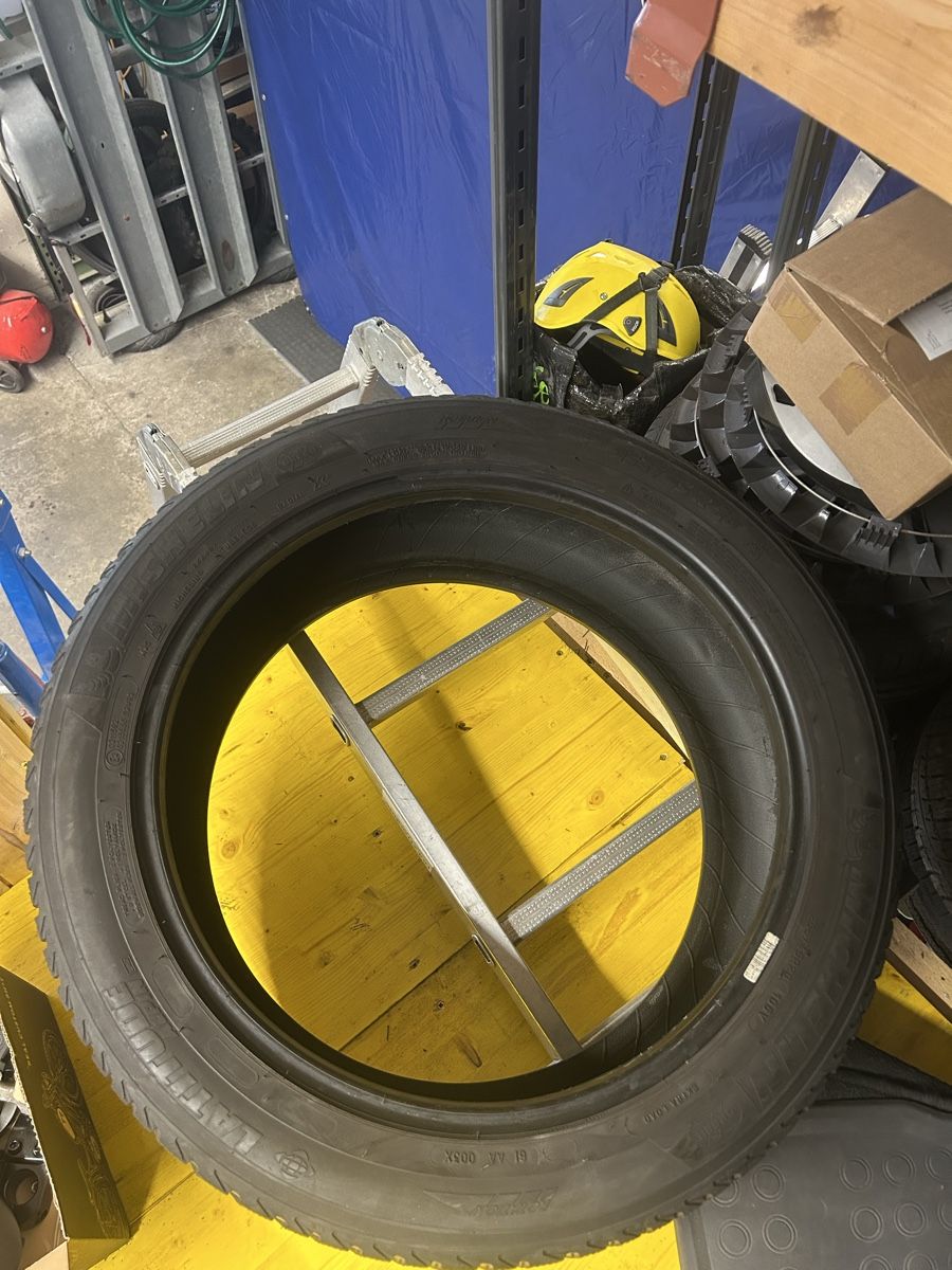 Michelin Pneumatici & Ruote complete: 255/45 R20 Michelin Pneu – Usato da Wallisellen venduto da DCNS
