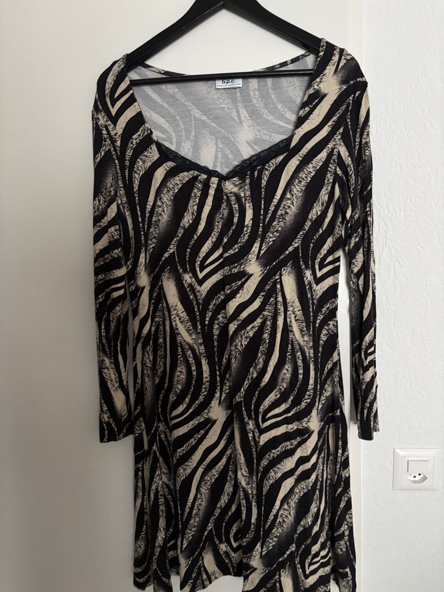 Kleider: Kleid bpc schwarz beige Muster Gr.M/ L – Gebraucht aus Leuzigen von Fjleu
