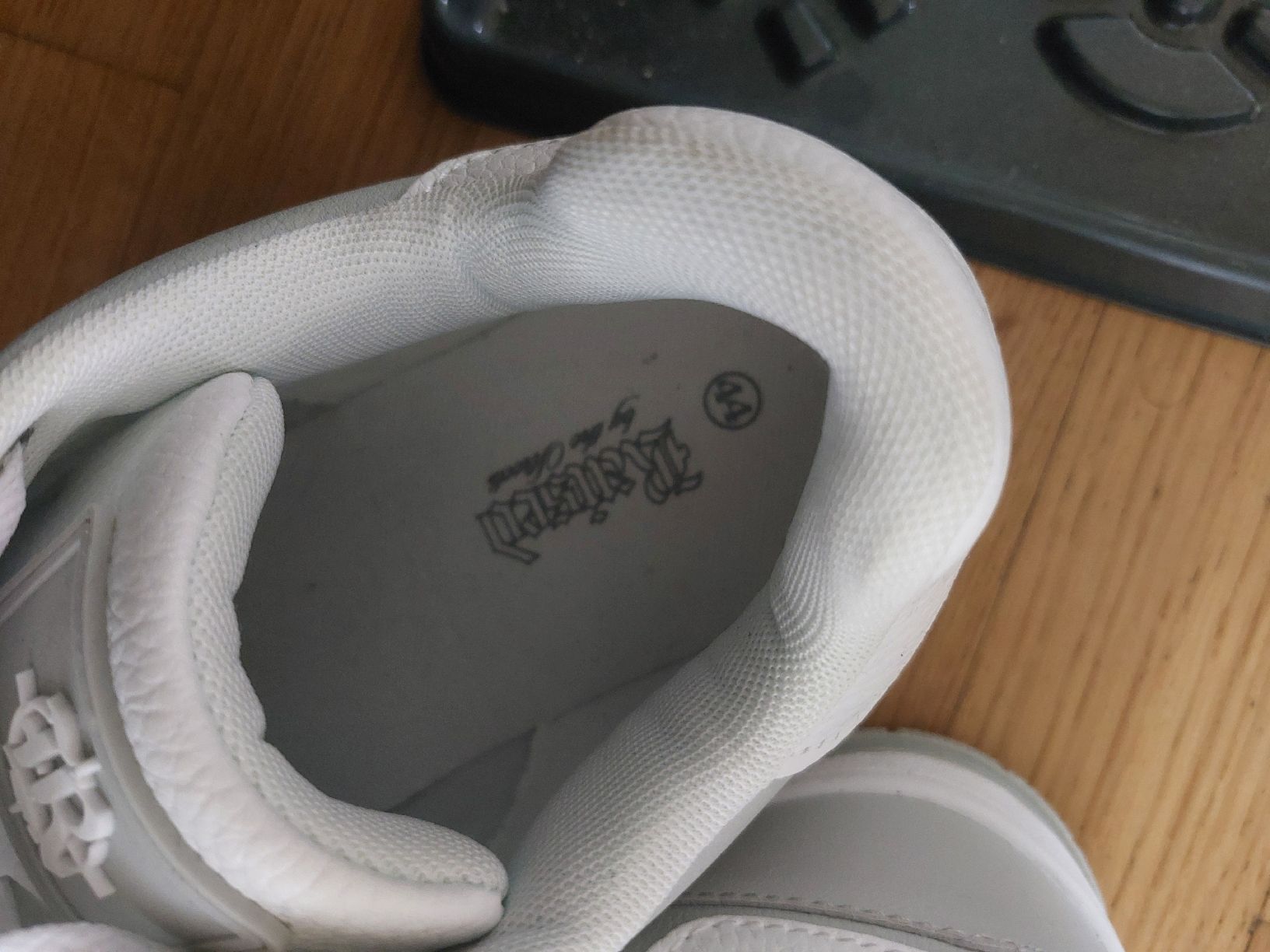 Scarpe da uomo: Sneakers Gr. 44Weiss/Grau – Nuovo e nell'imballaggio originale da Gwatt (Thun) venduto da B.D.999 3