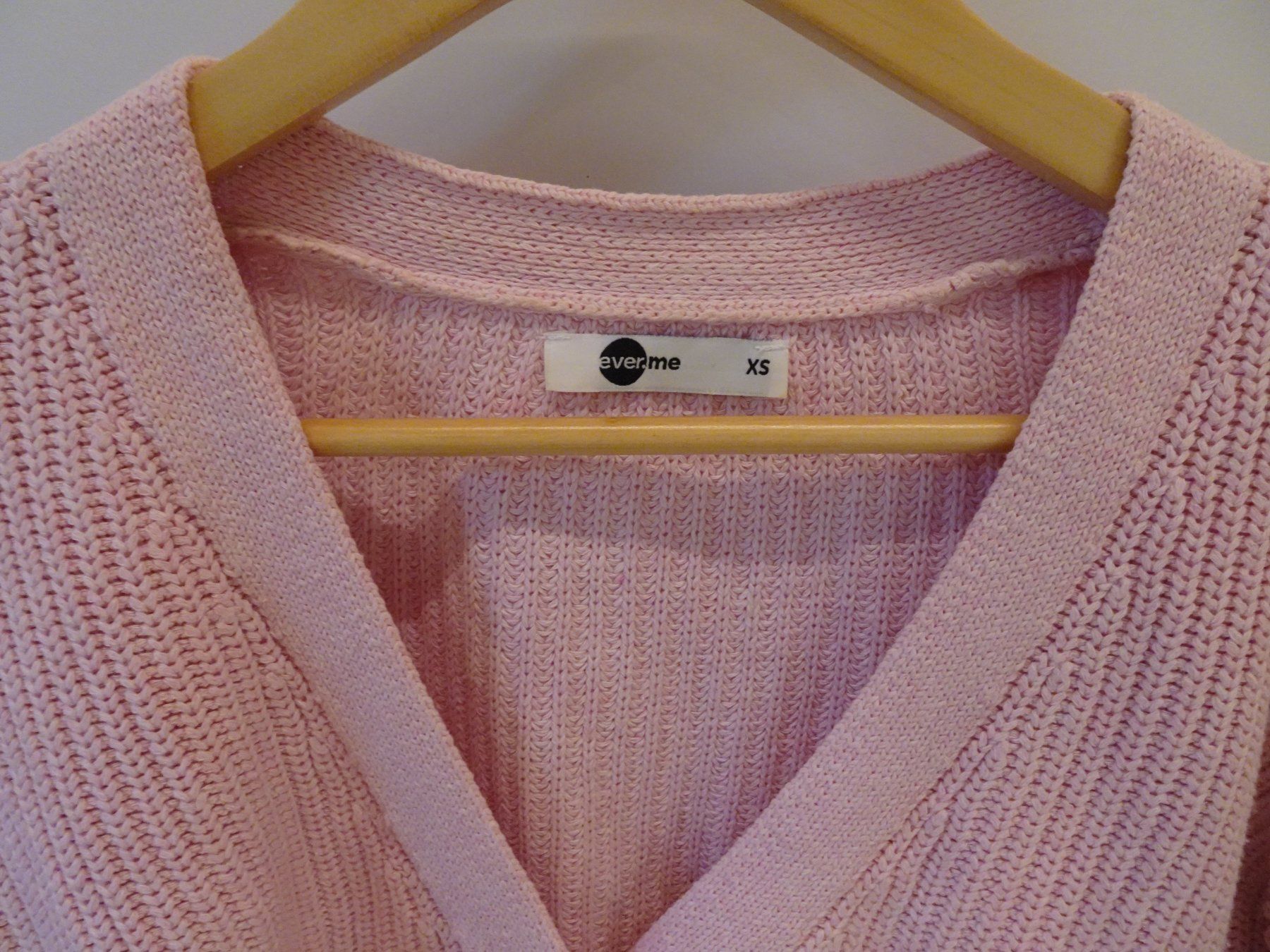 Giacche: Hell Rosa Strickjäckli Everme Gr. XS - 260207 – Usato da Küssnacht am Rigi venduto da Good4Deckeli 1