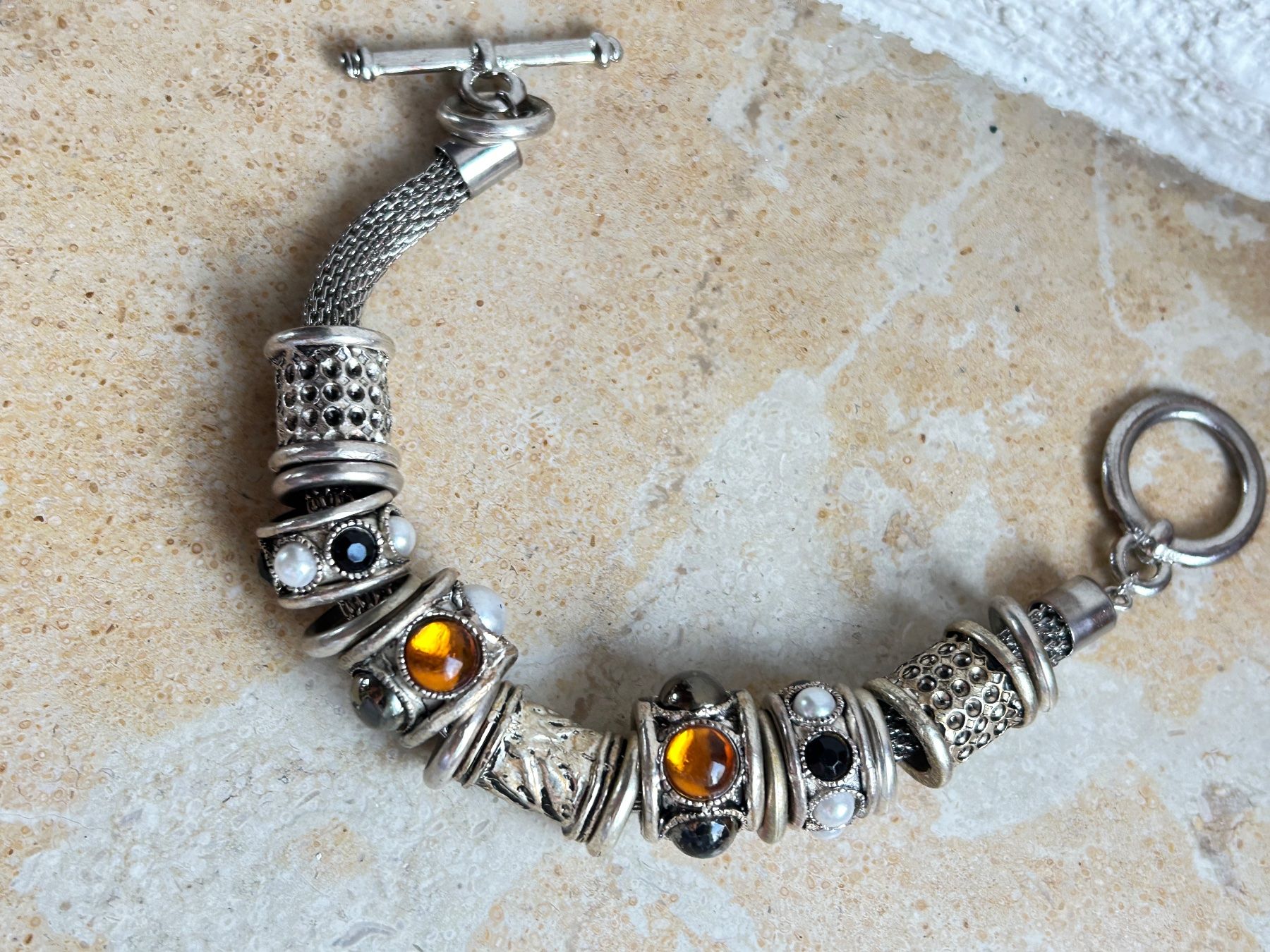 Bracciali & Braccialetti: ARMBAND orange-schwarz – Usato da Laufen venduto da Bellebellezza 5