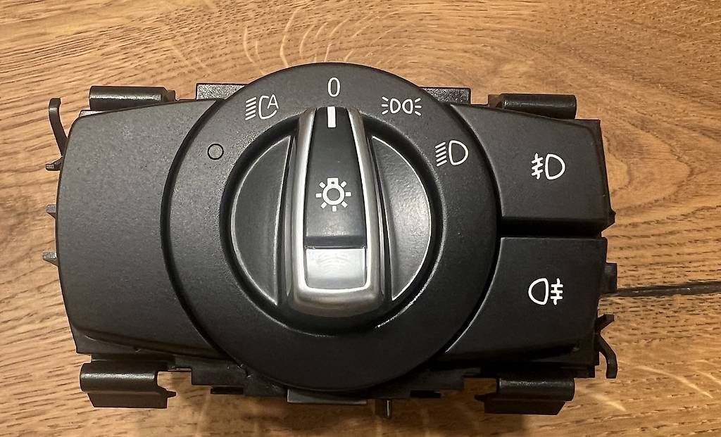 Scheinwerfer: BEDIENEINHEIT LICHT Original + BMW 1er E82 E88  – Gebraucht aus Zürich von Ermsa