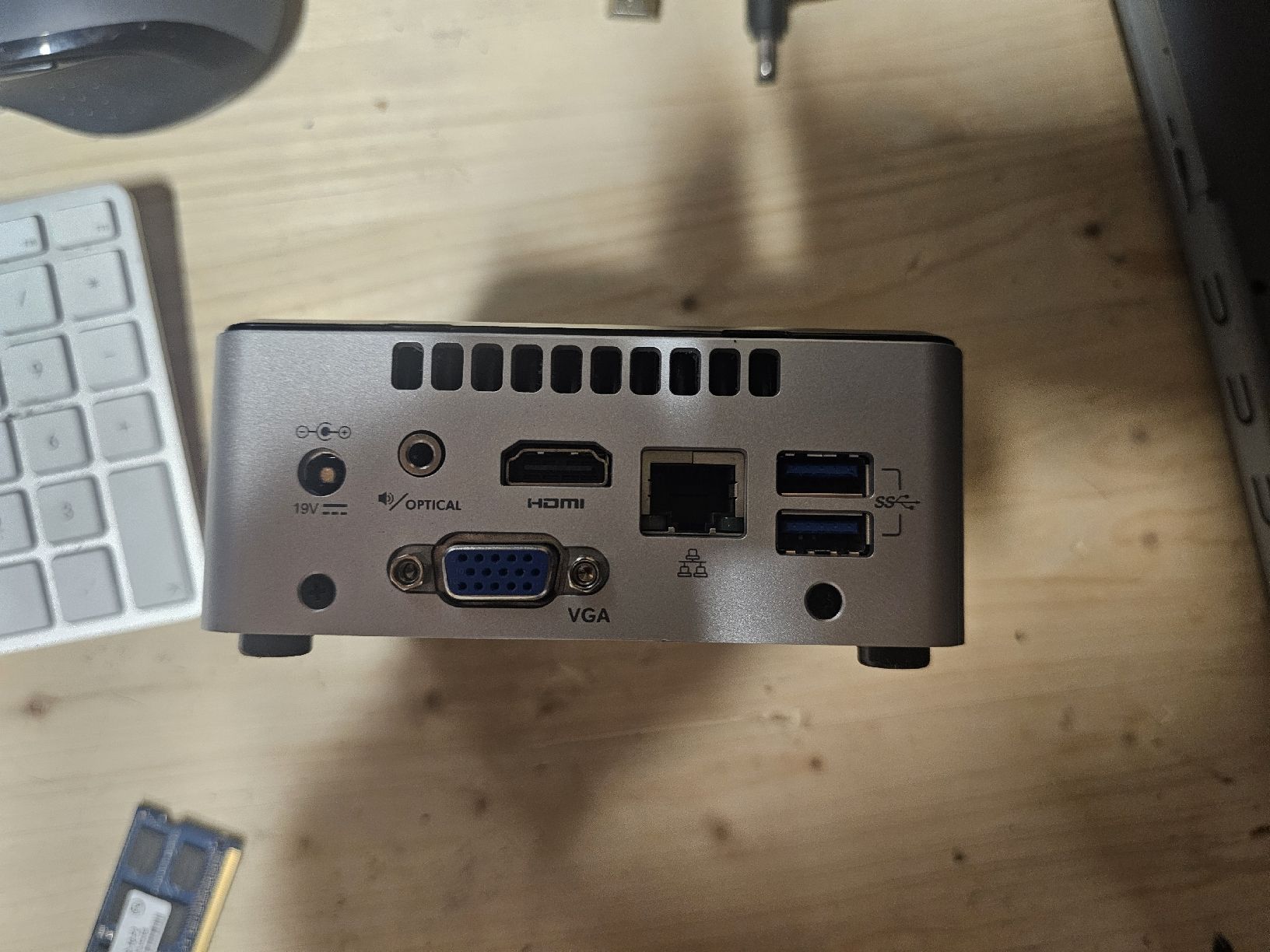 Intel PC: Intel NUC Mini PC Windows 11 Pro guter Zustand  – Usato da Ehrikon venduto da noa_vyp5 5