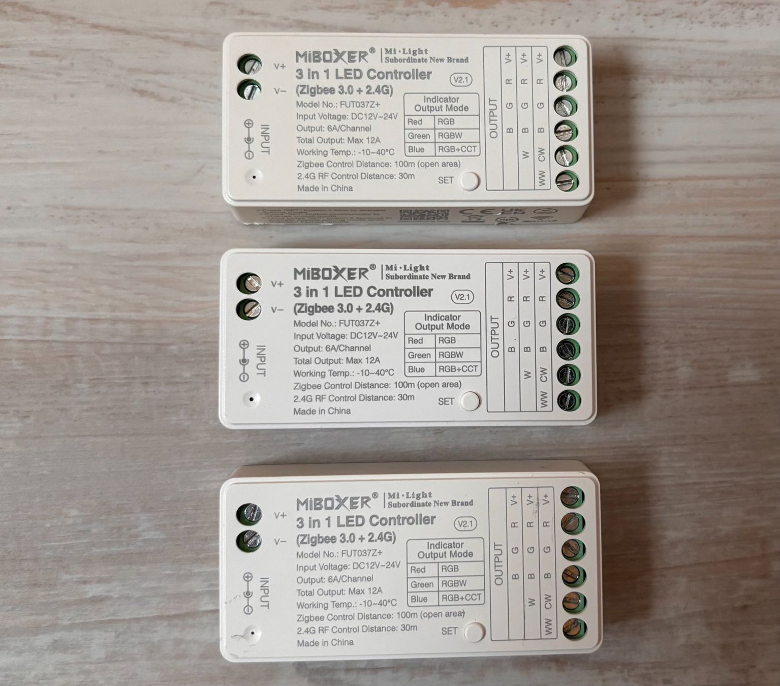 Componenti elettronici: 3 Miboxer Zigbee LED Controller 3in1 Philips HUE kompatibel – Usato da Oberrieden venduto da Waeleh