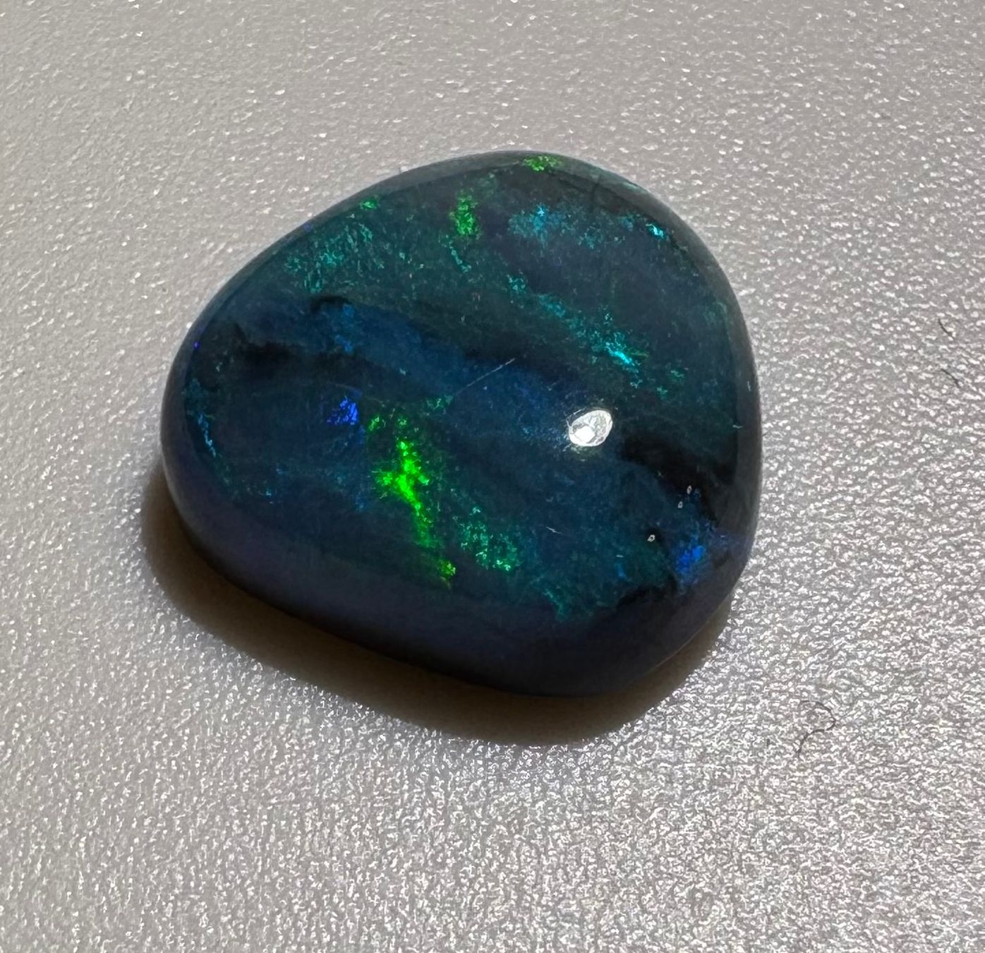 Pietre preziose: Australischer Black-Opal Lightning Ridge, Grösse ca.10mm!Top – Nuovo (secondo la descrizione) da Wilen b. Wil venduto da Tschirio 1