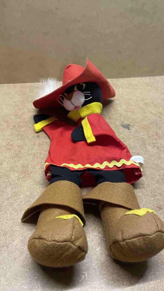 Giocattoli: Handpuppe - der gestiefelte Kater – Usato da Therwil venduto da rubininio