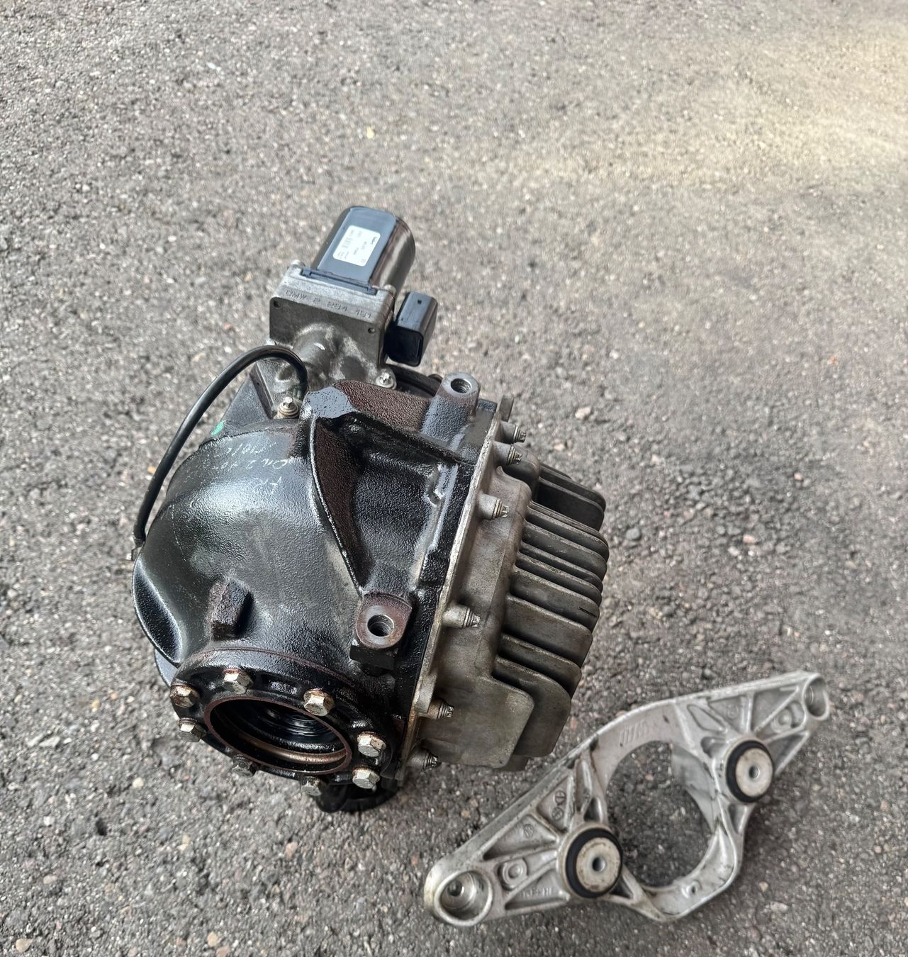 BMW Alle Autoersatzteile: BMW M5 F10 Sperrdifferential – Defekt aus Meilen von SimoKutlin46 2