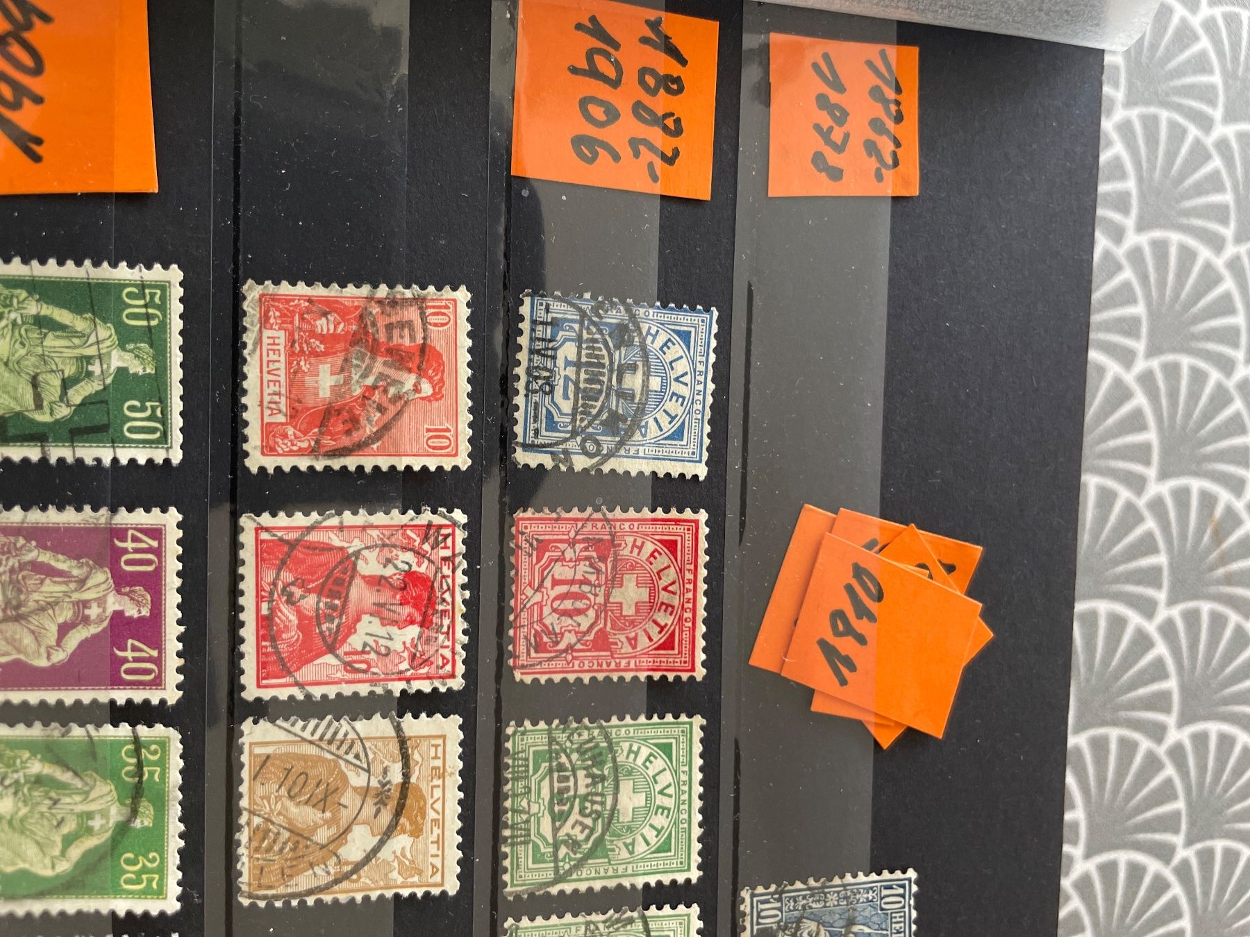 Tutti i francobolli: Lindner Alben mit Briefmarken, 3 Stk., mit Schweizermarken – Usato da Steinhausen venduto da Piaweber1943. 9