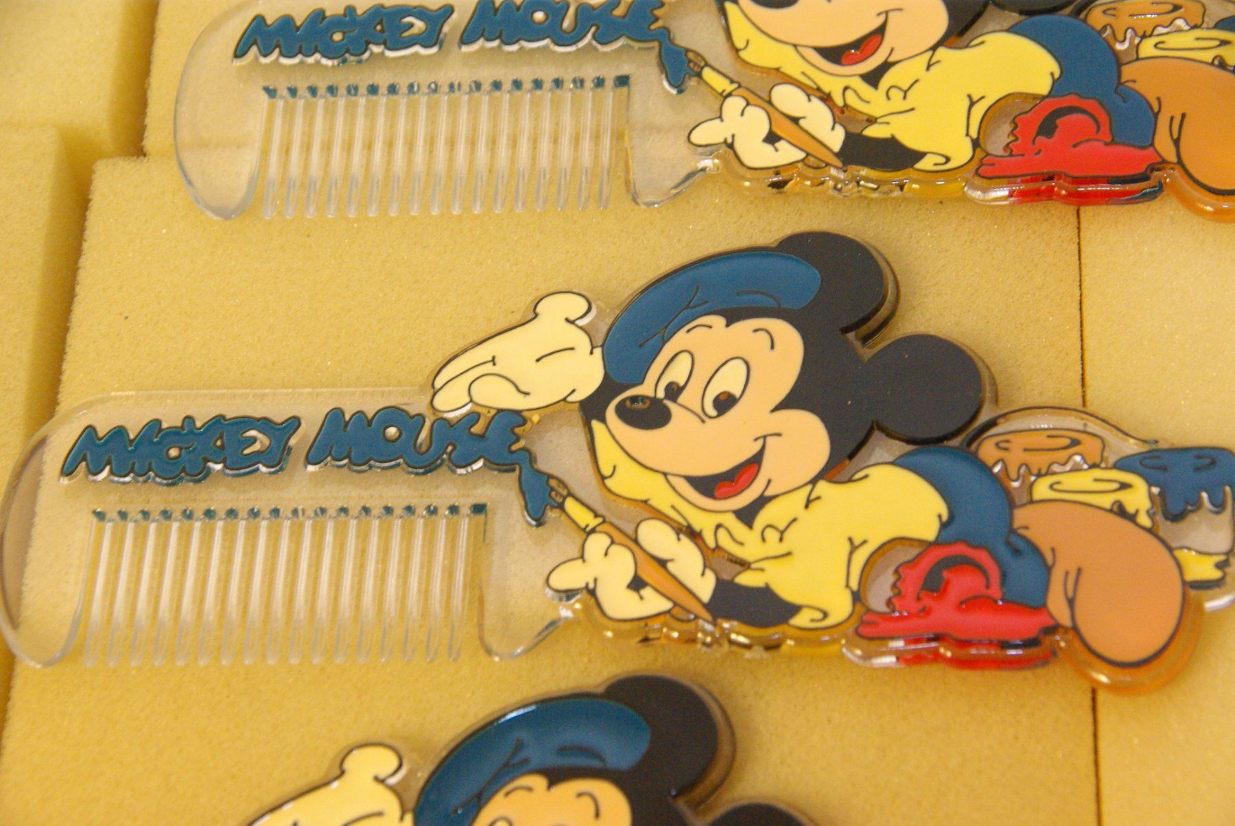 Altro per la cura dei capelli: 3x Mickey Mouse Strähl, kunststoff – Nuovo (secondo la descrizione) da Herisau venduto da Cevianer1844 1