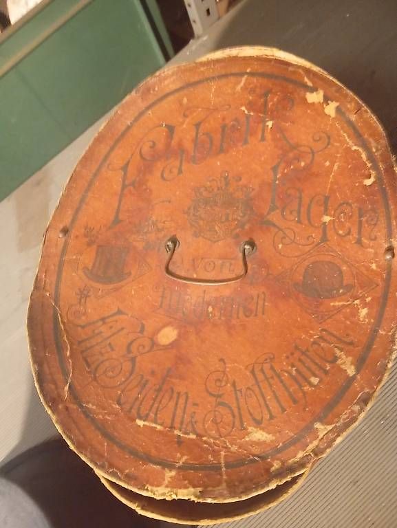Copricapi, berretti & cappellini: Chapeau clack – Usato da Basel venduto da Petergunn 2