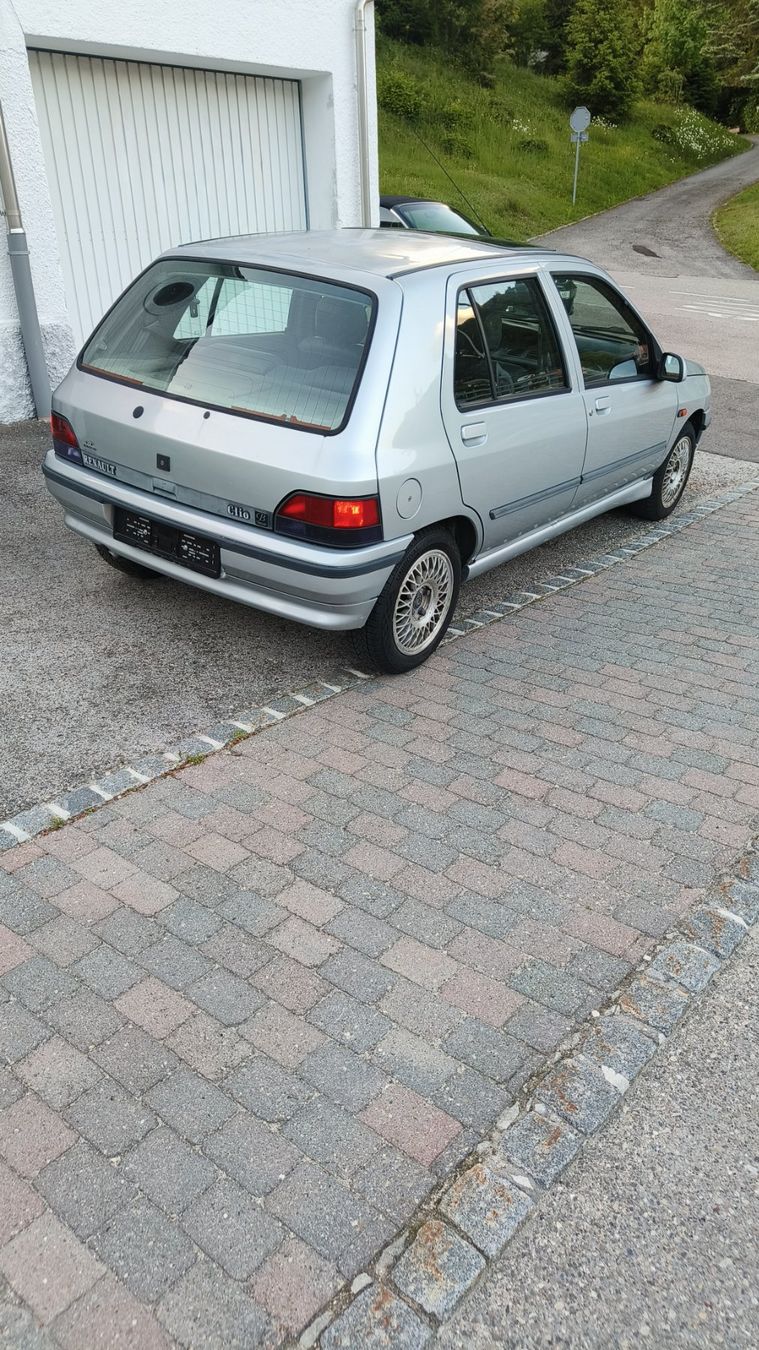 Renault Automobili: Clio 1.4 Baccara – Usato da Court venduto da andre2740 2