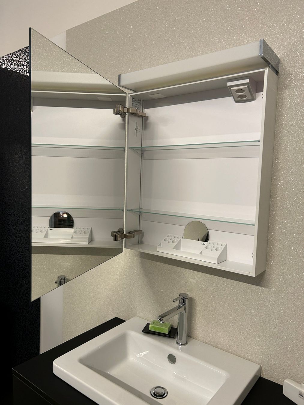 Mobili per bagno: Badmöbel inkl. Spiegelschränke – Usato da Berneck venduto da baumann_ag 2