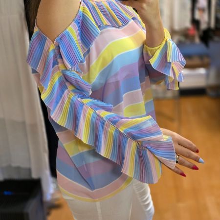 Pastell-Bluse mit Volants & Cut-Out – Gr. 38/40