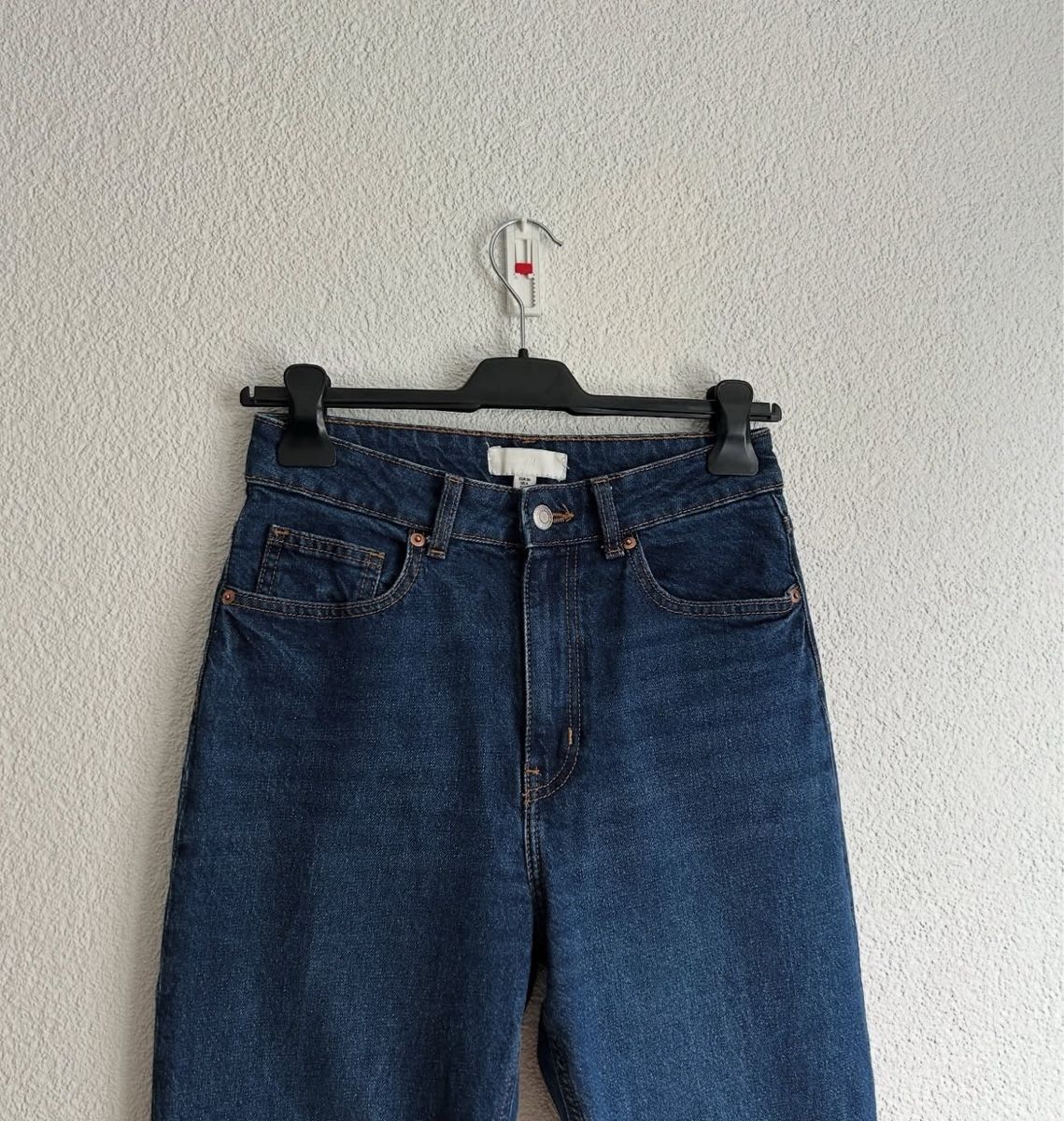 H&M Jeans: Mom Jeans H&M dunkelblau – Usato da Chur venduto da faja7000 1