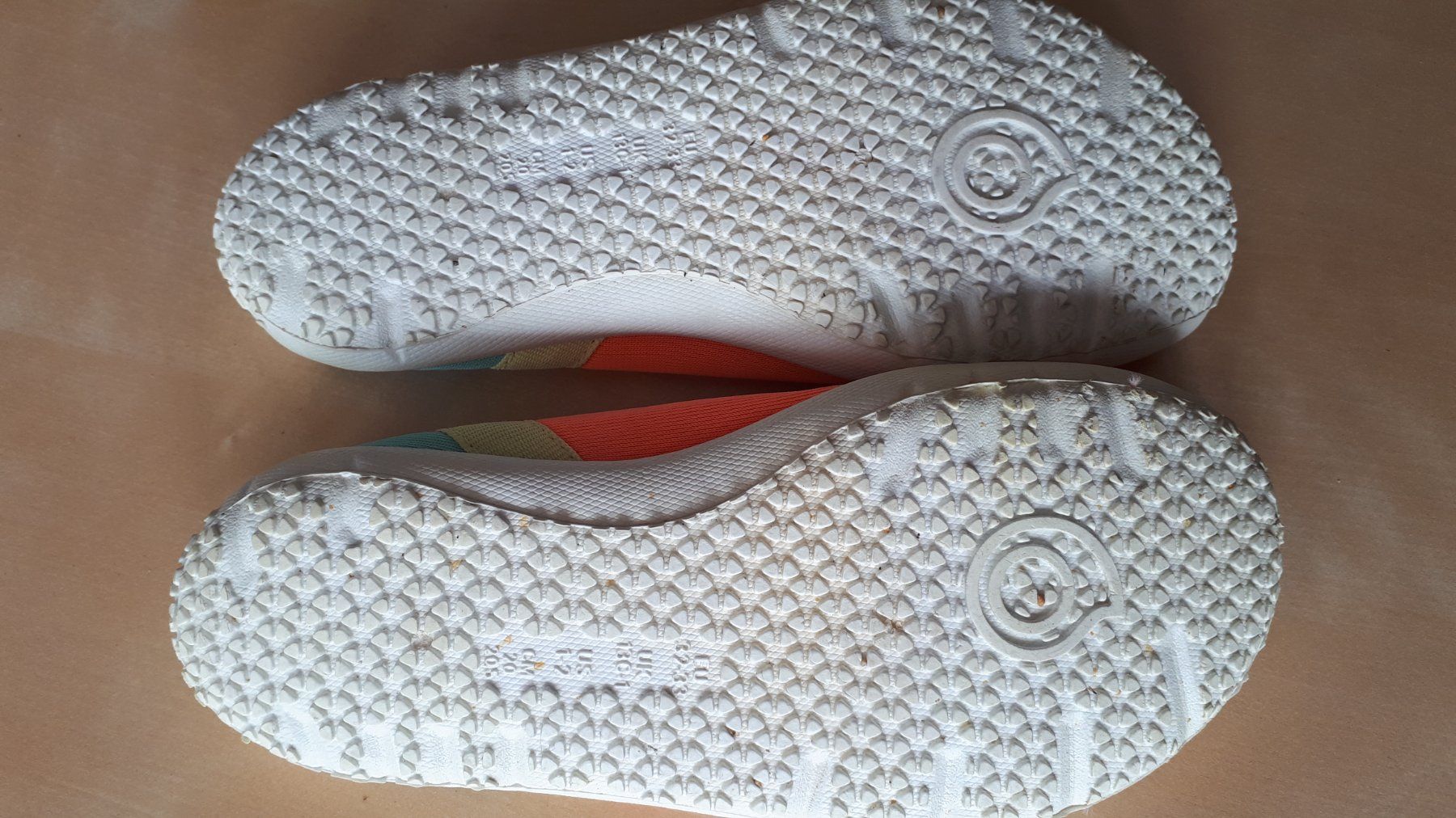 Decathlon Scarpe per ragazzi: Badeschuhe Gr 32/33 – Usato da Steg im Tösstal venduto da martinkreisl 1