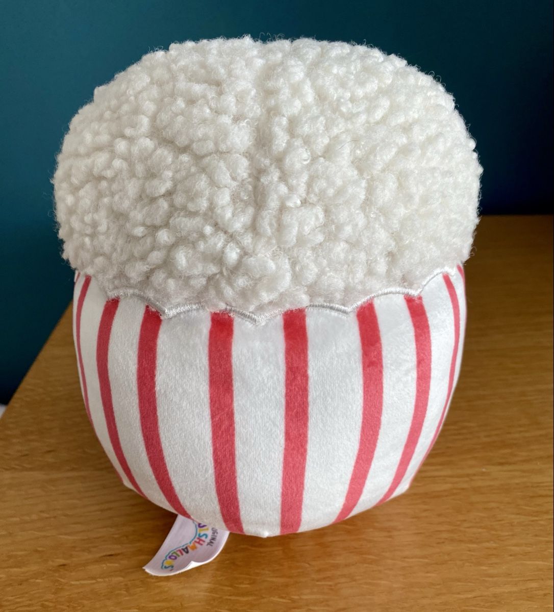Squishmallows Giocattoli: Squishmallows Plüsch Arnel das Popcorn - 19 cm – Usato da Lausanne venduto da HomeDepose 2