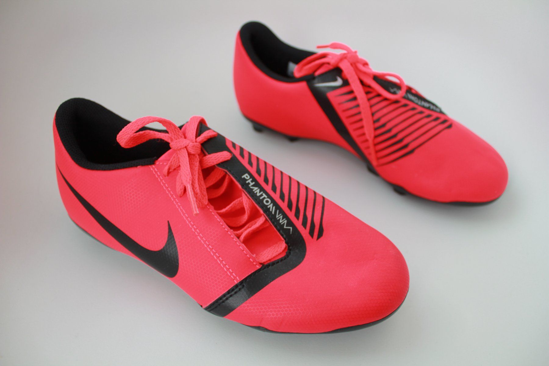 Nike Scarpe per ragazzi: Chaussures de footbal Nike Phantom  t. 37.5 – Usato da Peseux venduto da Gilloss 2