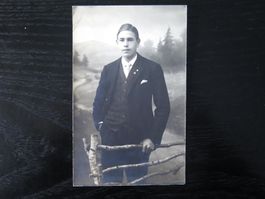 (p) FOTOKARTE Mann in Sonntagskleidung ca 1930er Emmental?