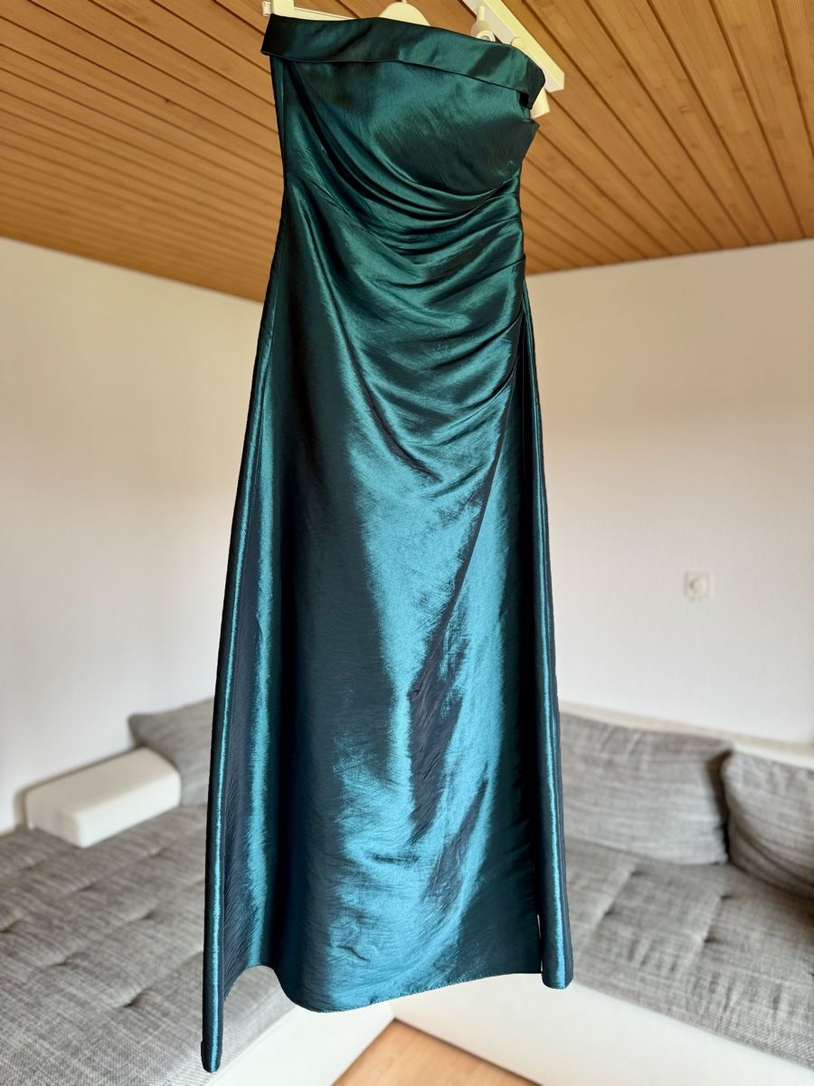 Vestiti: Kleid Magic Nights Gr. 36-38 – Usato da Gommiswald venduto da Aloha.Spirit 2