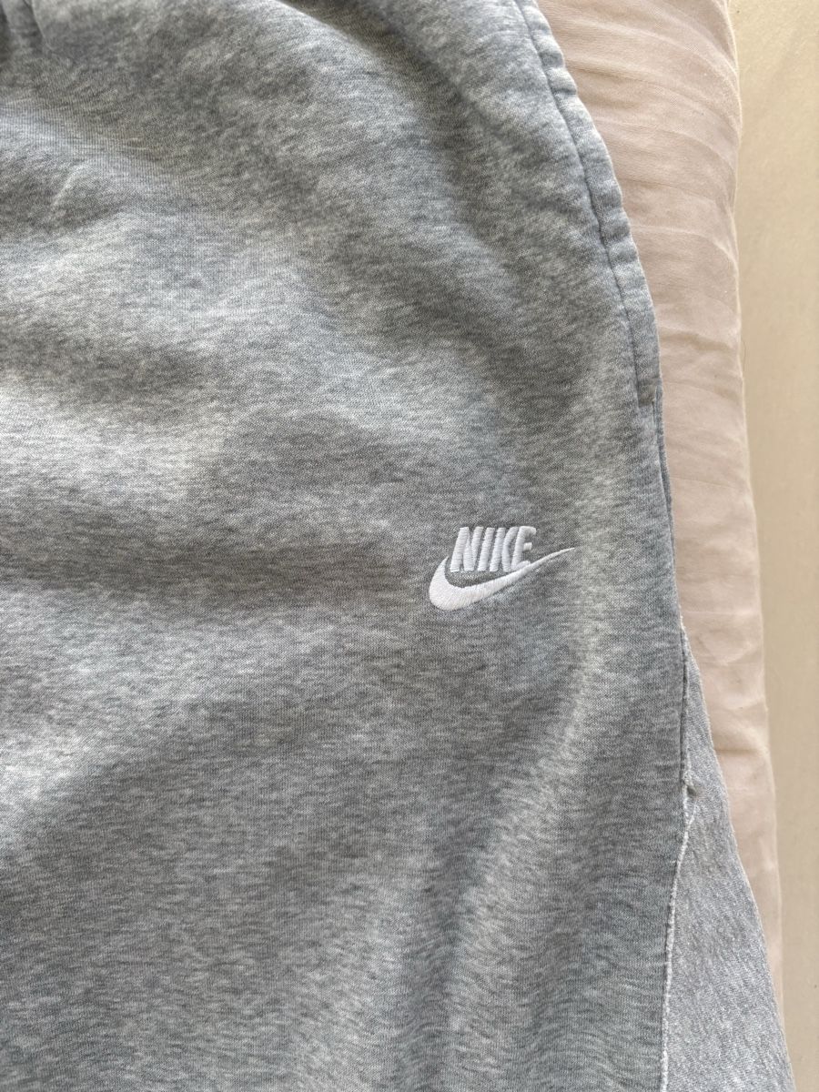 Nike Pantalons: Nike Trainerkurzhosen – D'occasion à Wädenswil par Gagegia 1