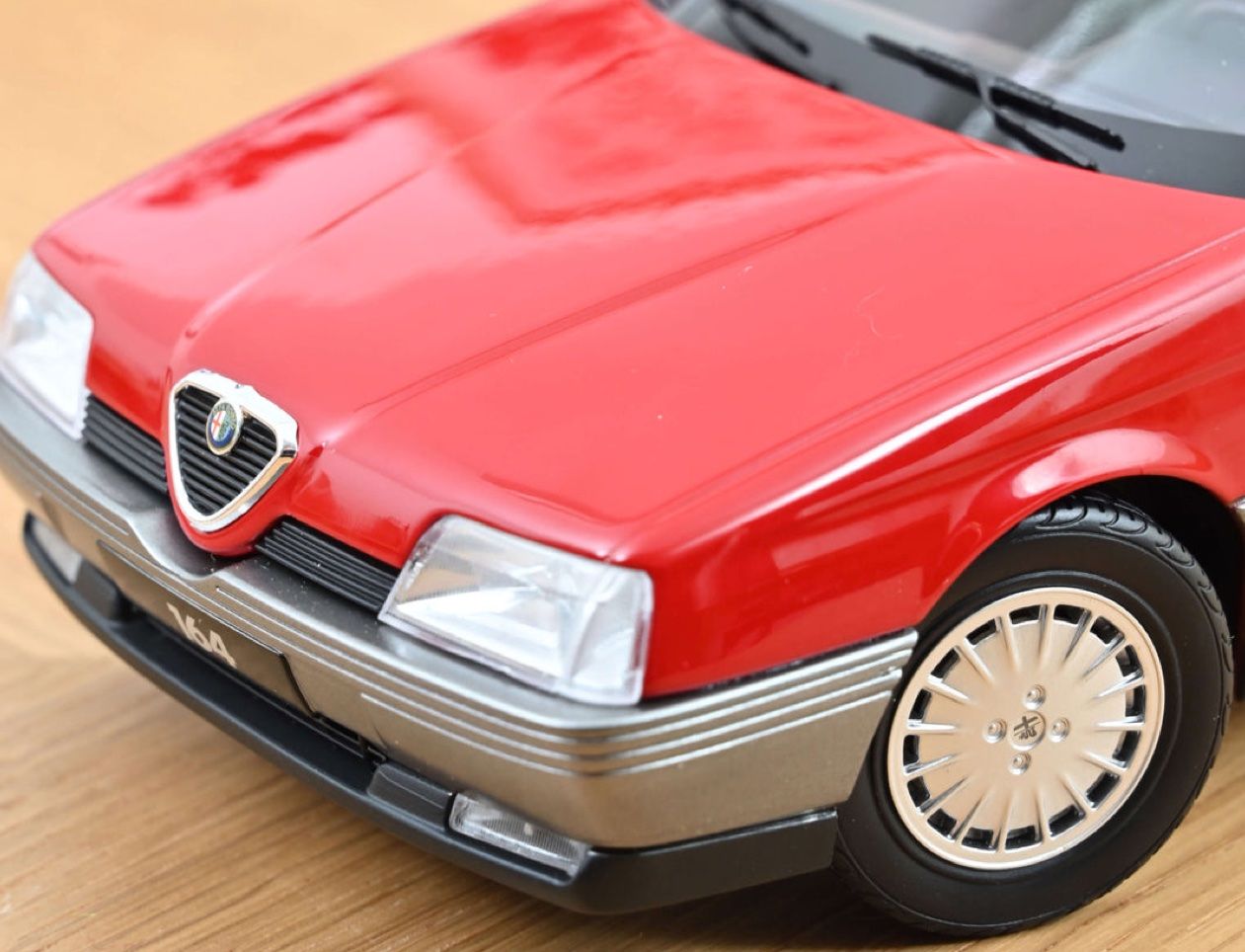 Alfa Romeo Modellautos: Alfa Romeo 164 rot Norev 1:18 – Gebraucht aus Luzern von aa43modelcars-Luzern 4