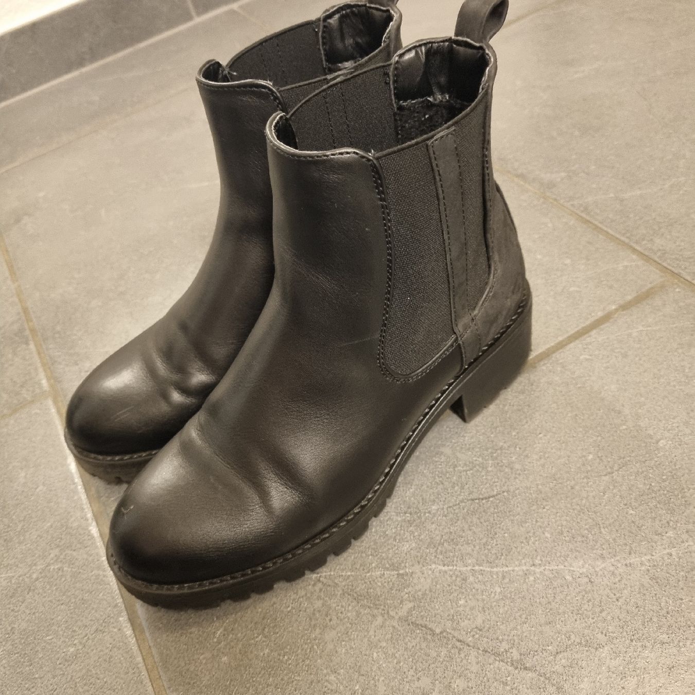 Anna Field Scarpe da donna: Ankle Boots schwarz mit Leoprint – Usato da Thayngen venduto da 123LeaT